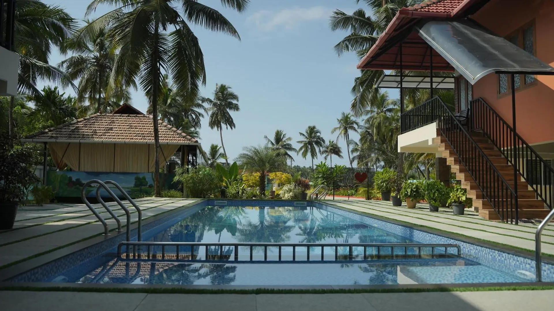 בית הארחה Payyannur Tropical Blue Resort הודו