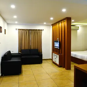  Hotel Aura Residency